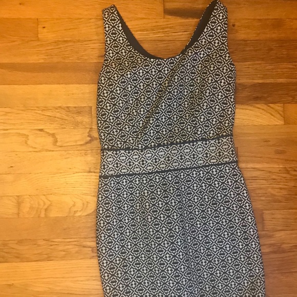 Never worn Size 6 Petite The Limited Dress. - Picture 1 of 4